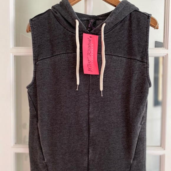 sleeveless performance hoodie